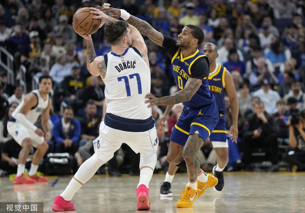 萨中场与前 萨中场与前