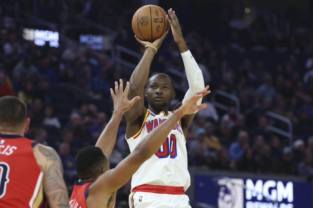 上均落后于 上均落后于